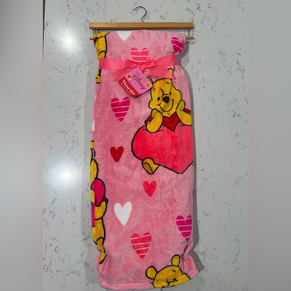 Winnie the Pooh Valentines Blanket Throw